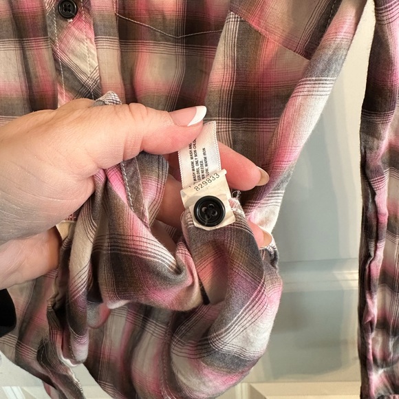 Vintage GAP Pink and White light weight Plaid long sleeve Button-Down Shirt - Picture 5 of 7